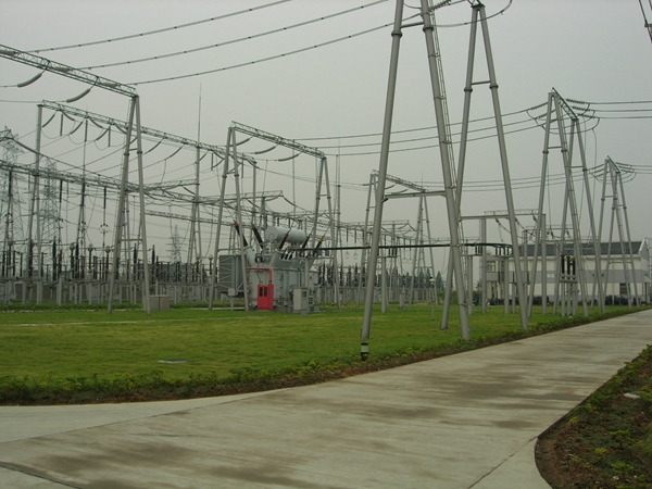 220kV戶外AIS變電站主變及220kV配電裝置
